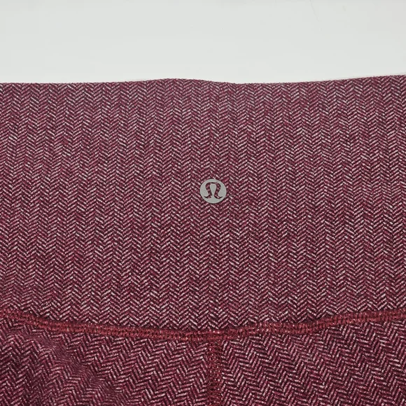 Women's 8 Lululemon Wunder Under Pant Hi-Rise Chevron Knit Leggings Burgundy - Picture 5 of 6